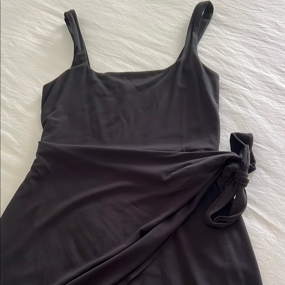 Aritzia Saturn Sleeveless Dress - Picture 2 of 5